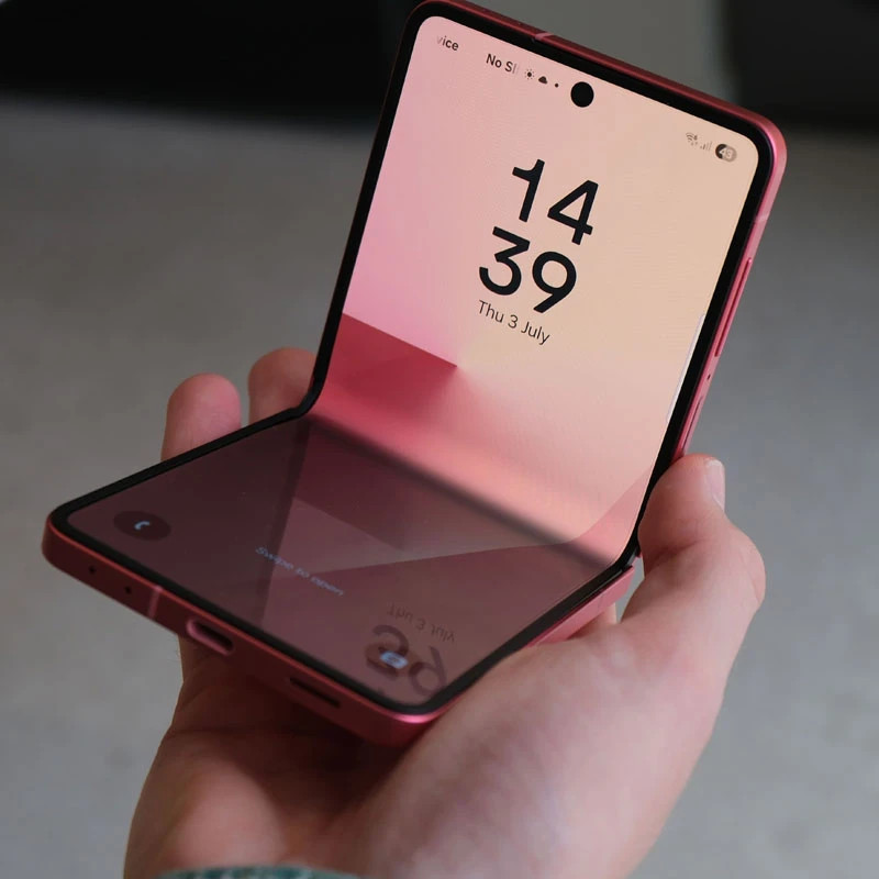 گوشی موبایل سامسونگ مدل Galaxy Z Flip 7 تک سیم‌کارت ظرفیت 256 گیگابایت و رم 12 گیگابایت