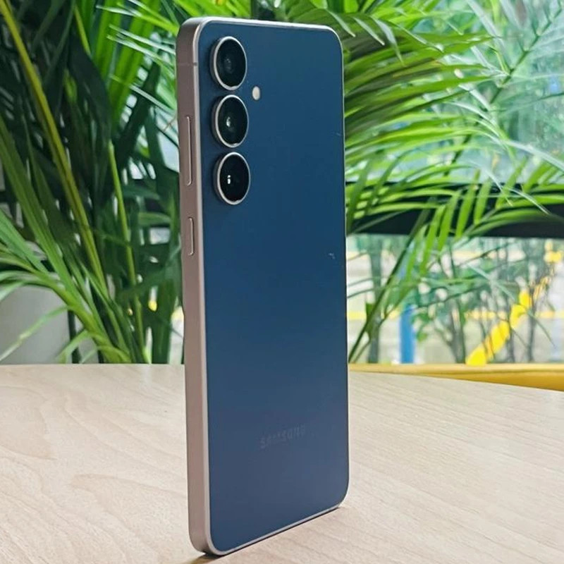 گوشی موبایل سامسونگ مدل Galaxy S25 FE دو سیم کارت ظرفیت 512 گیگابایت و رم 8 گیگابایت - ویتنام