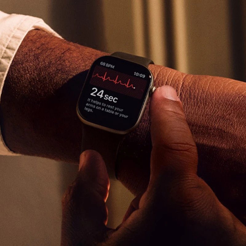 ساعت هوشمند 44 میلی متری اپل مدل Series 11 Aluminum Case با بند سیلیکونی