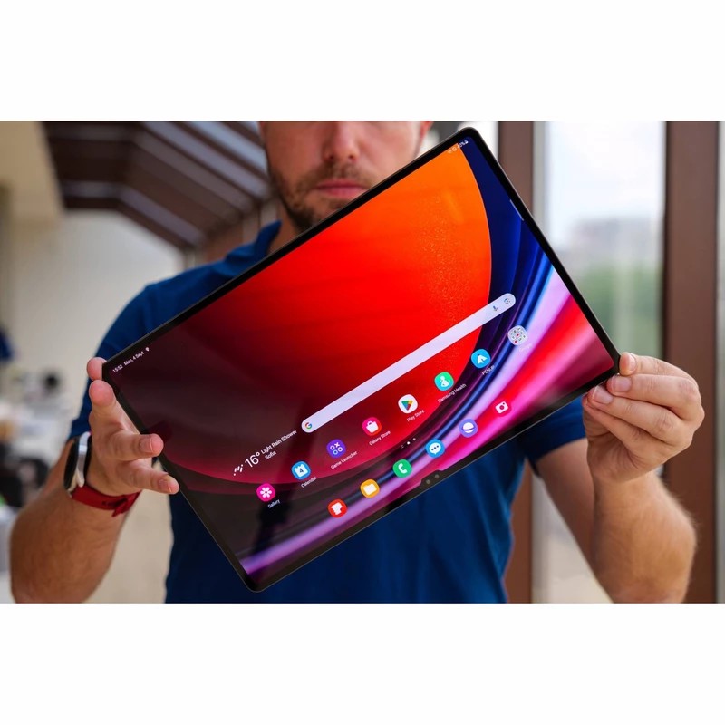 تبلت 14.6 اینچ سامسونگ مدل Galaxy Tab S9 Ultra، ظرفیت 512 گیگابایت و رم 12 گیگابایت، دارای حسگر اثر انگشت، دارای قابلیت مکالمه، رزولوشن دوربین 12 مگاپیکسل، دارای قابلیت پشتیبانی از یک سیم کار